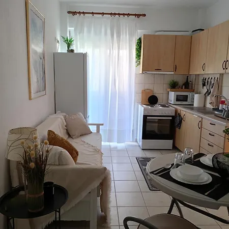 Appartement Nik Seaview Balcony Steps From Flogita