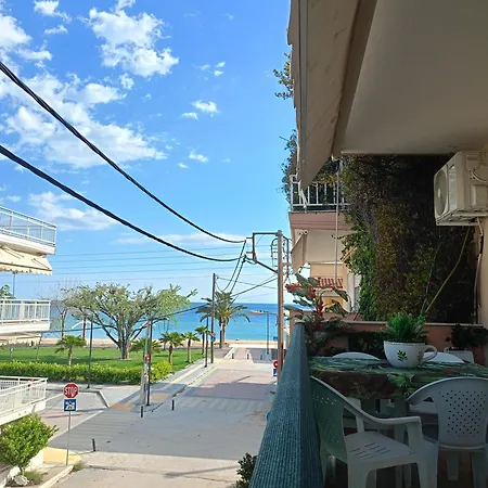 Nik Seaview Balcony Steps From